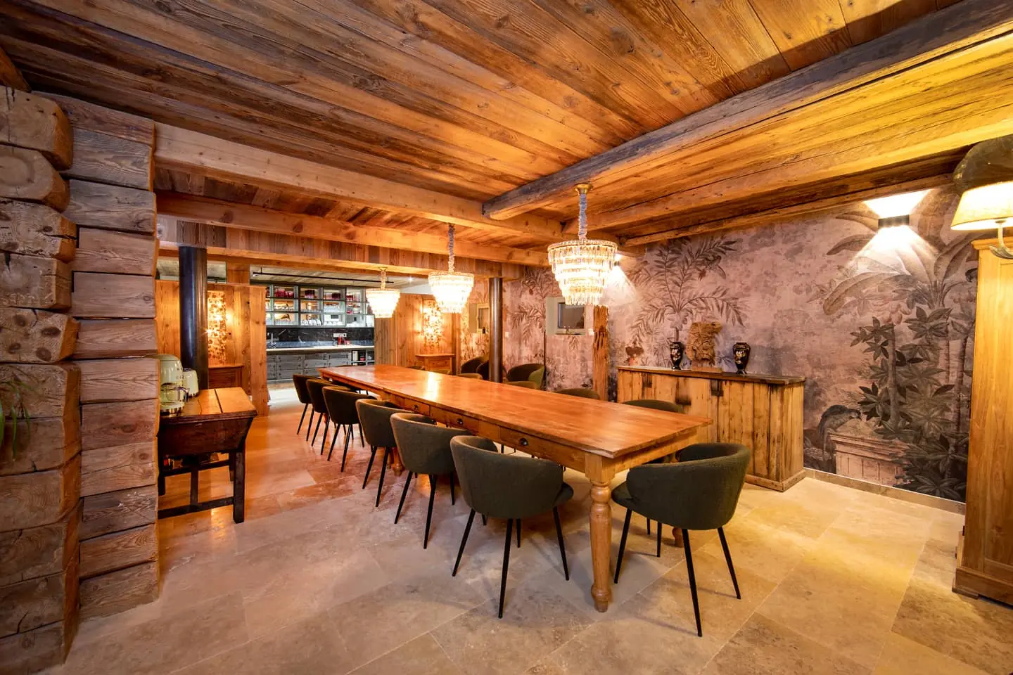 Salle à manger du Château des Girards