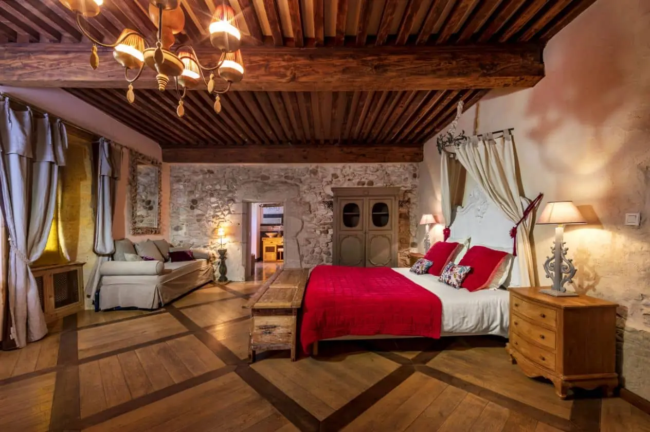 Suite du Duc, Château des Girards