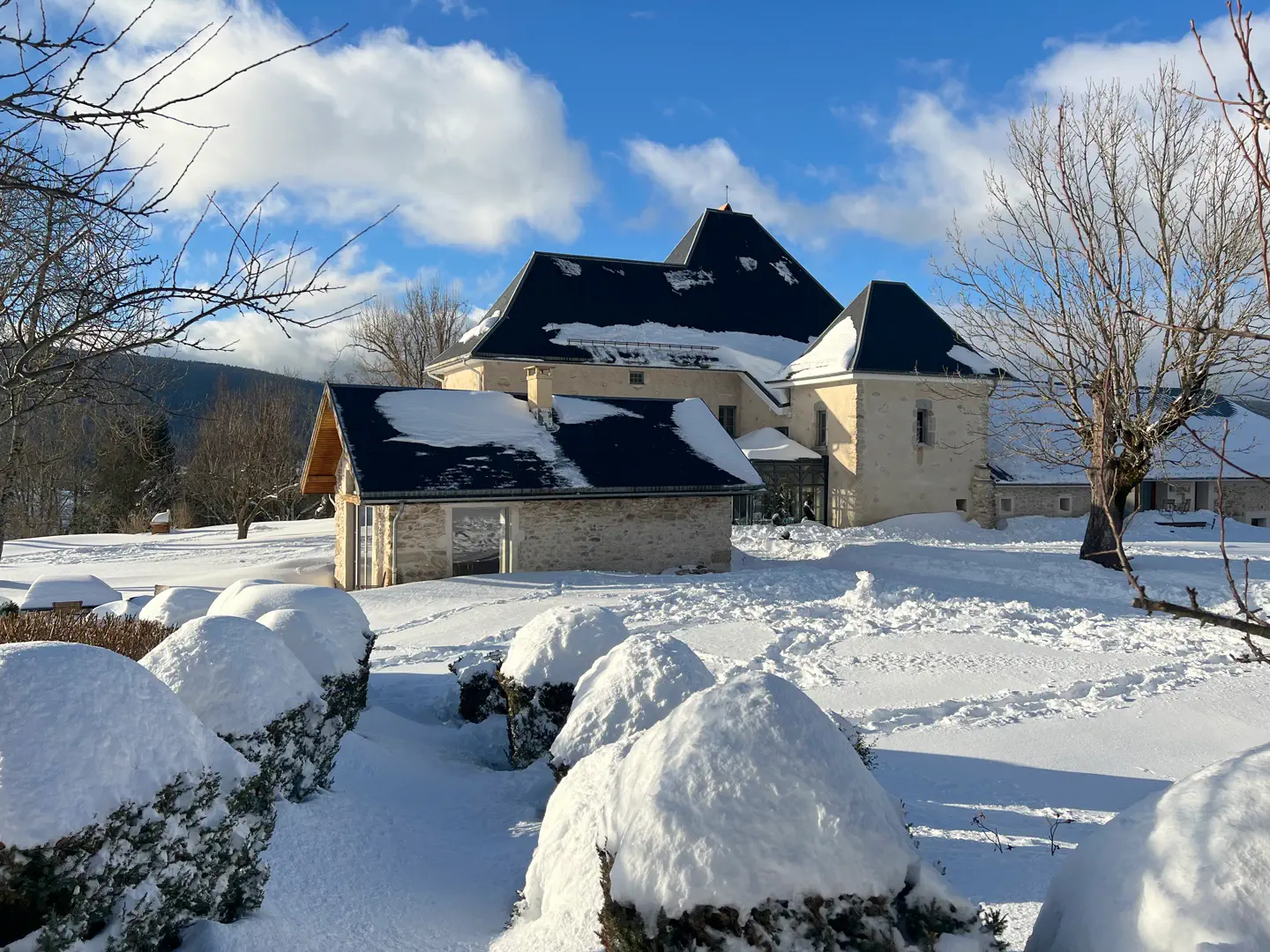 Le Château des Girards dans le Vercors, sous la neige